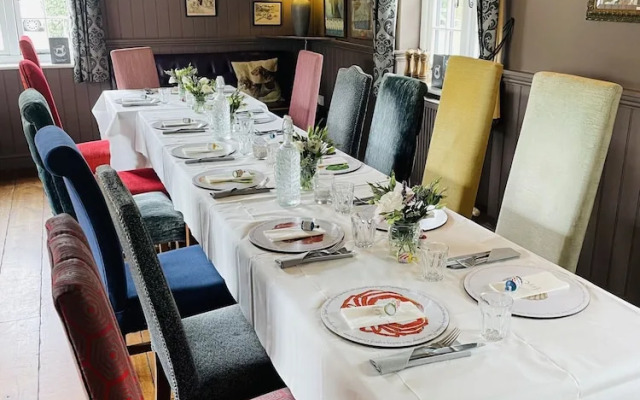 Greyhound Inn