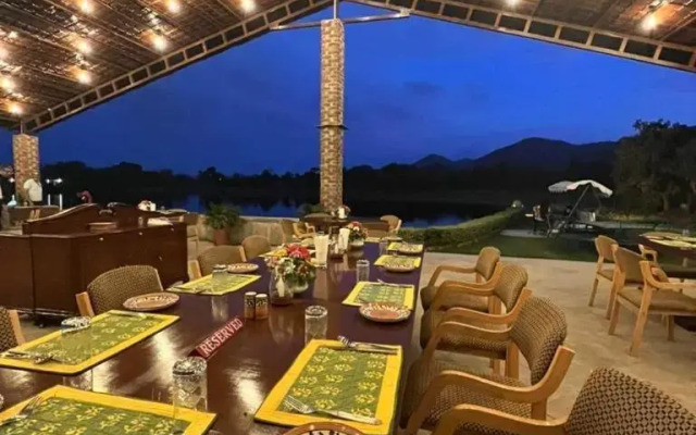 Shikarbadi Hotel