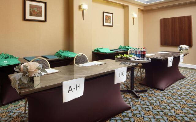 Embassy Suites by Hilton Crystal City National Airport