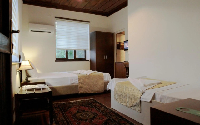 Ozkavak Hotel Kaleici
