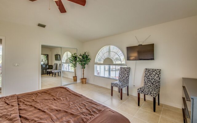 Villazo Ann - Roelens Vacations