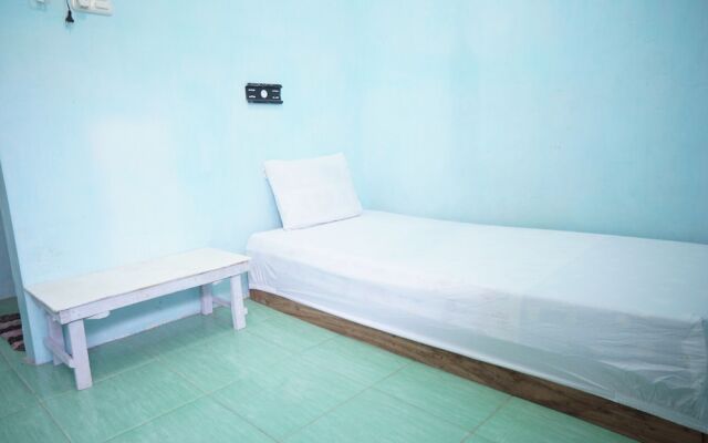 OYO Life 93017 Kost H Soeroso