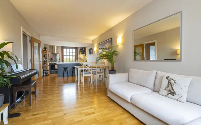 Scott's Avenue by Underthedoormat