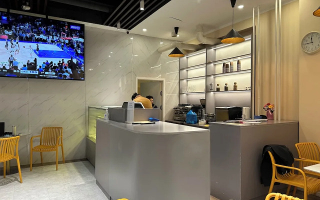 Eagle Town Service Apartment