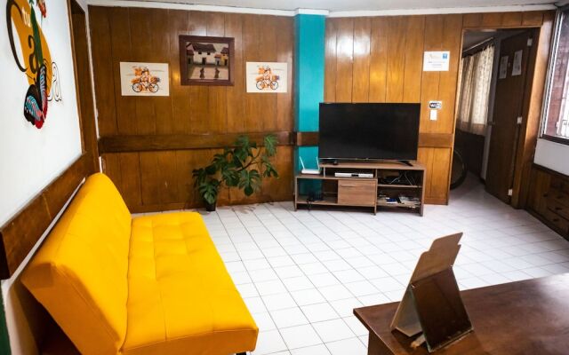 Hostal Casa Lantana Usaquén - Hostel