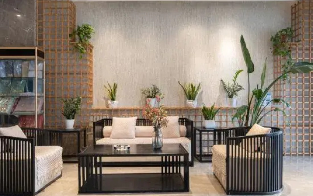 Huangchi Business Hotel