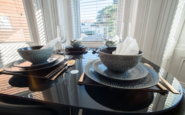 Chine Gardens Apartment
