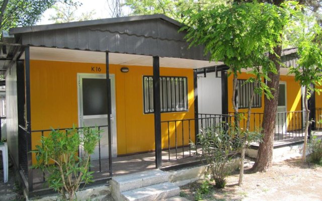 Bungalows Camping Alpha Madrid