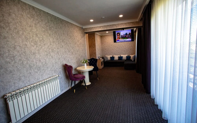 Sharaf Hotel
