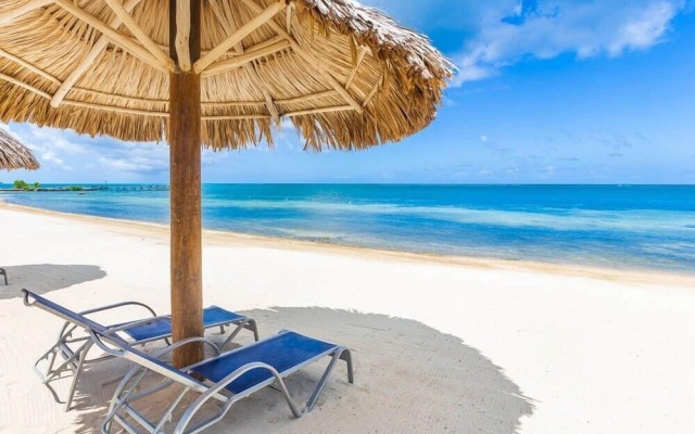 Pristine Bay 1303 3 Bedroom Villa by RedAwning