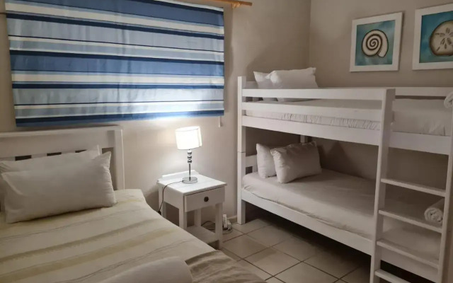 Point Village Accommodation - Santos 18