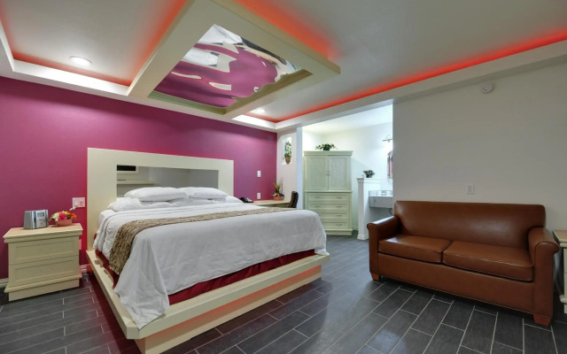 Romantic Inn & Suites