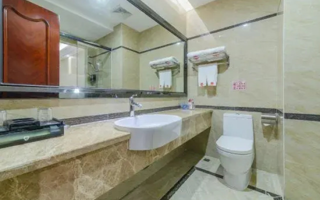Yangjiang Yintai Hotel (Baili Plaza Branch)