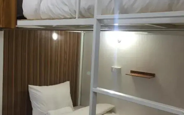 Naga Hostel & Café