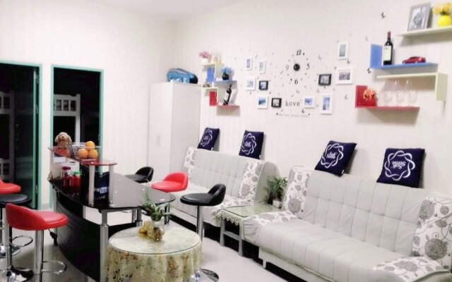 8090 Youth Hostel