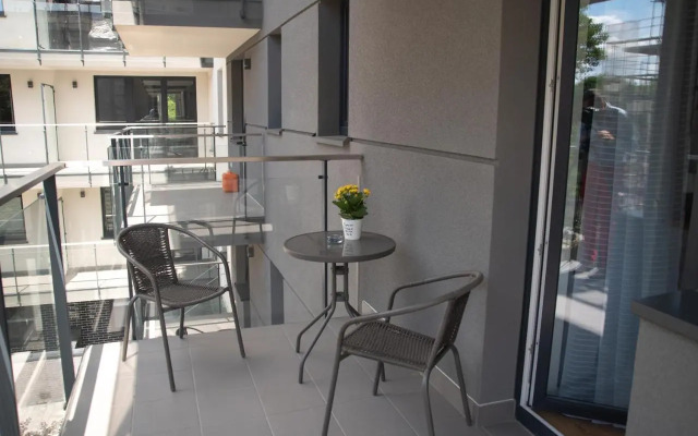 Apartament Niebieski - Okrzei (Garaż, Targi)