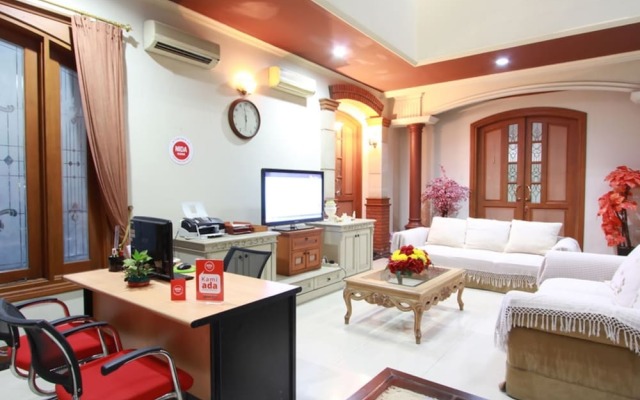 NIDA Rooms Garden Tomb Kebagusan