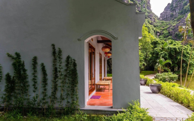 Mua Caves Ecolodge