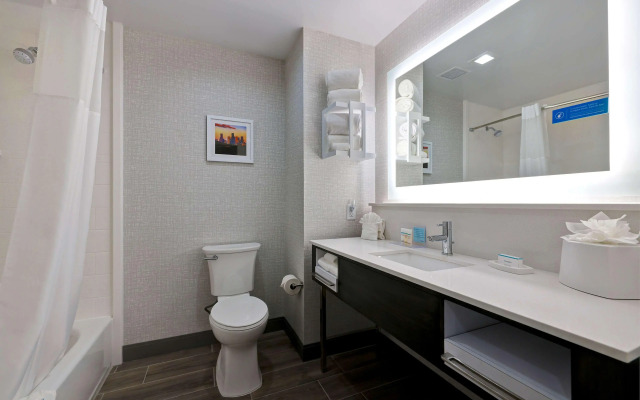 Hampton Inn & Suites Houston East Beltway 8