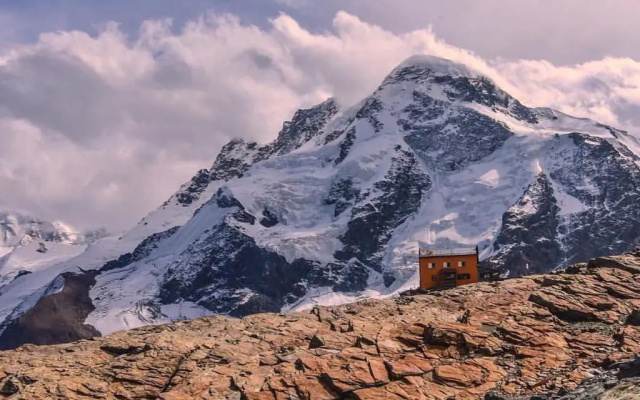 3030 Gandegg, Gandegghütte