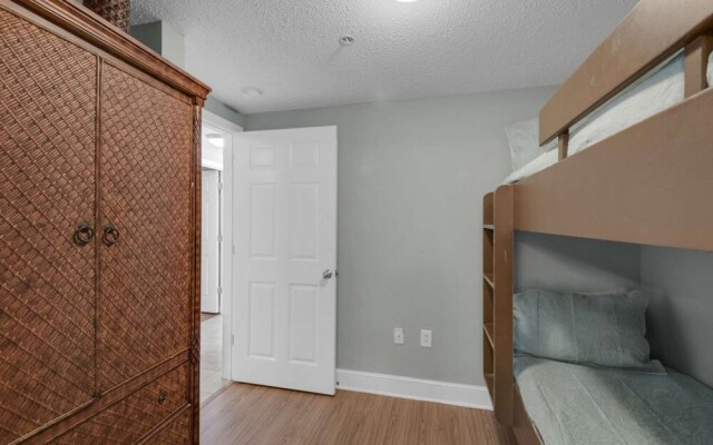 Majestic Beach Towers by iTrip