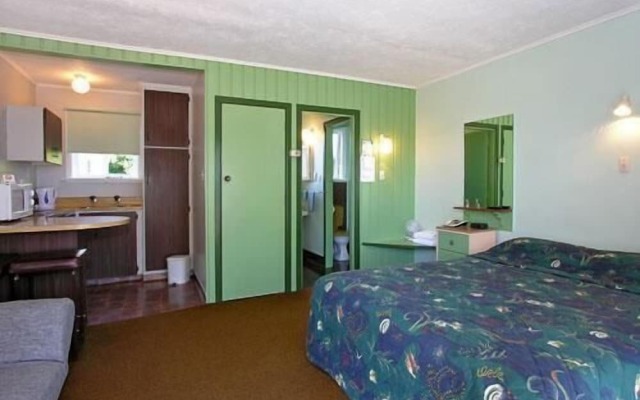 Camberley Court Motel