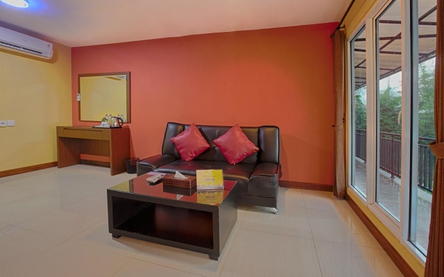Hotel Container Inn Puncak Mitra RedDoorz – Guest Rooms – Megamendung