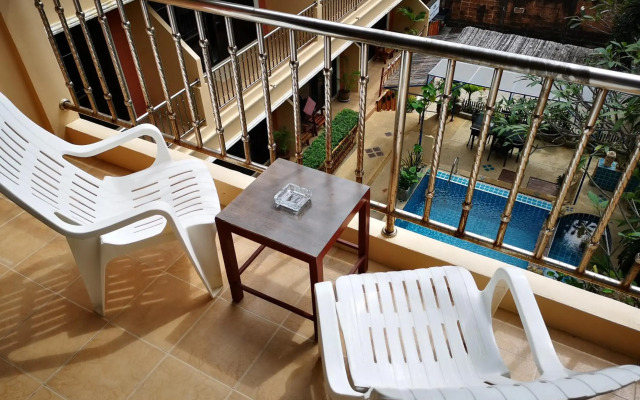 Seven Seas Hotel