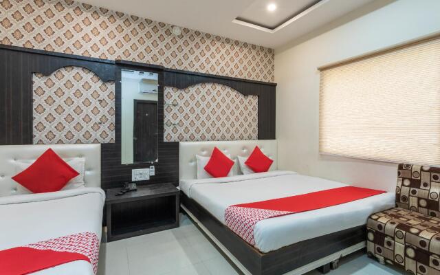 OYO 12128 Hotel Sajan Palace