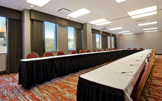 Hampton Inn & Suites Columbus-Downtown