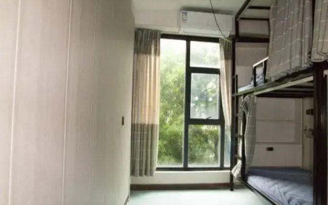 Dengba Inn&Youth Hotel （Shenzhen Futian Convention and Exhibiton Center Store ）