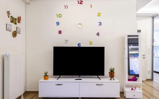 Flat With Rainbow Themed Design in Goztepe
