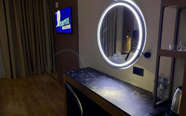Elmar Hotel