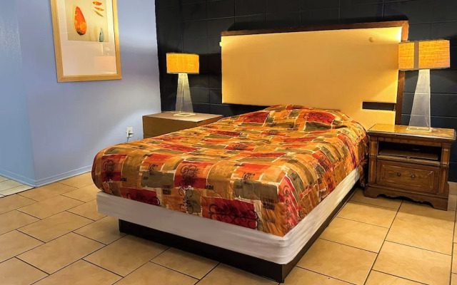 Luxury Inn by OYO Albany