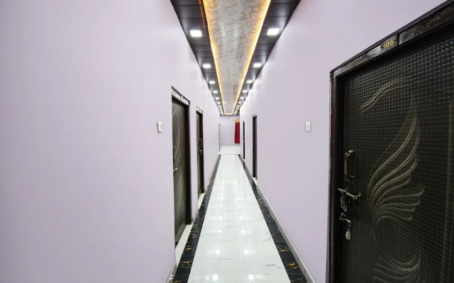 Fabhotel Geeta Bhawan