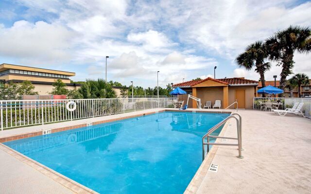 Quality Inn & Suites Orlando East - UCF Area