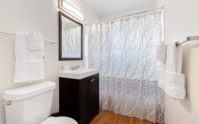 Centrally Located Townhome Near PVH - Dog Friendly