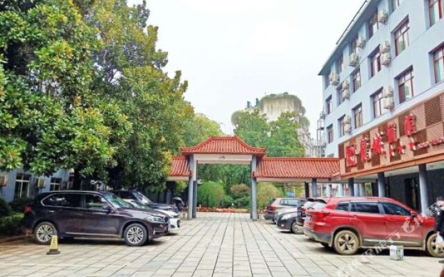 Long Cheng Hotel
