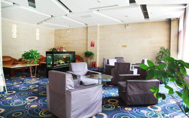 Huayuan Hotel (Wuhan Sports Center Subway Station)