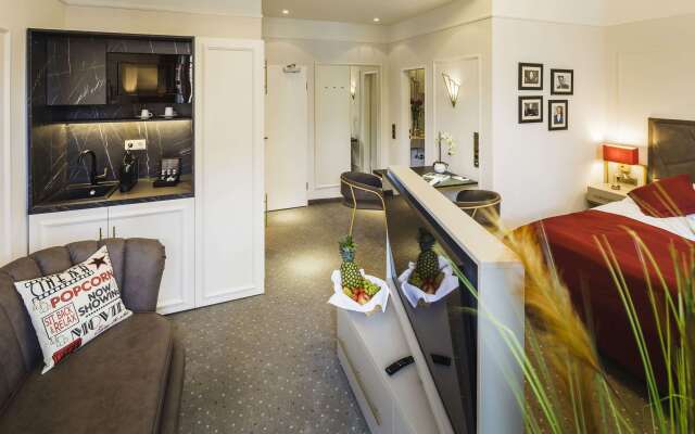 Star-Apart Hansa Hotel