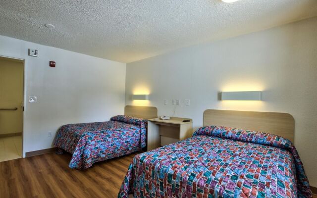 Motel 6 Dothan, AL