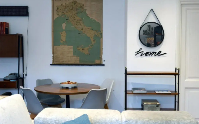 Homethic Piramide in Rome
