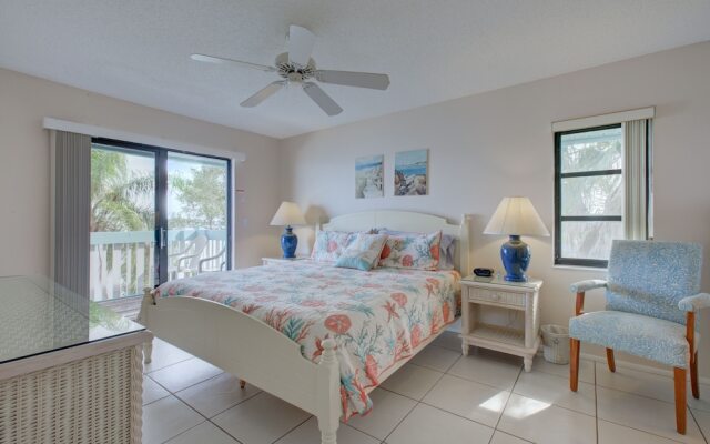 Beach Palms 6B by Anna Maria