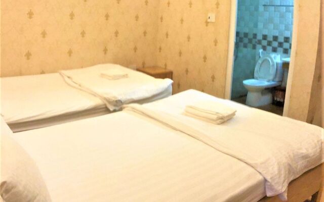 HHen Apartment Hotel