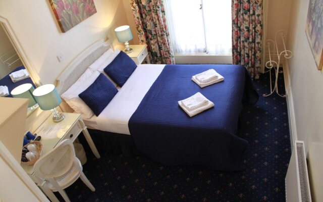 Blades B&B