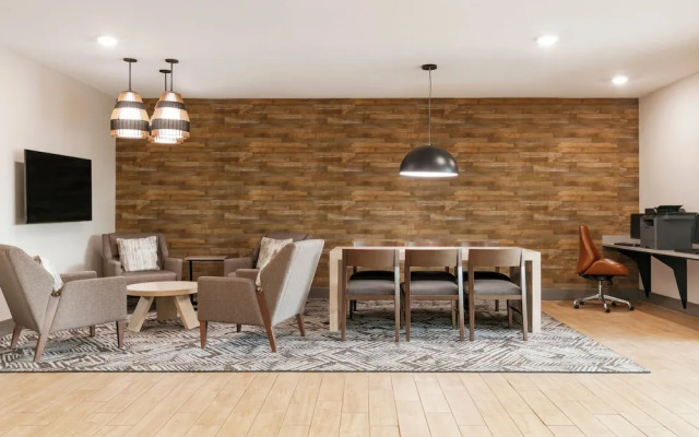 Candlewood Suites Burlington Conference Centre by IHG