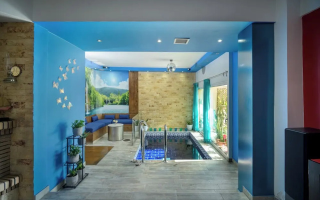 Krousonas Mountain View Suite