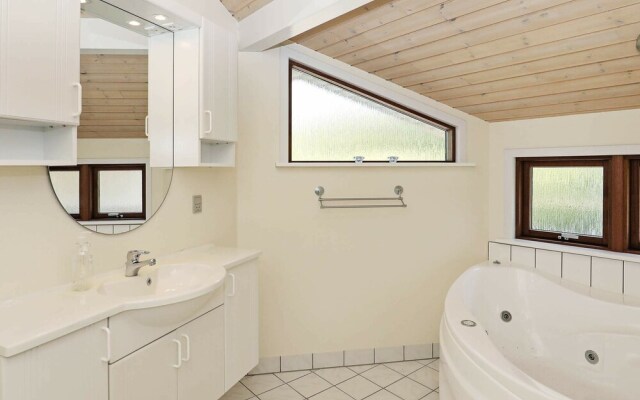 Luxurious Holiday Home Near Hals With Whirlpool