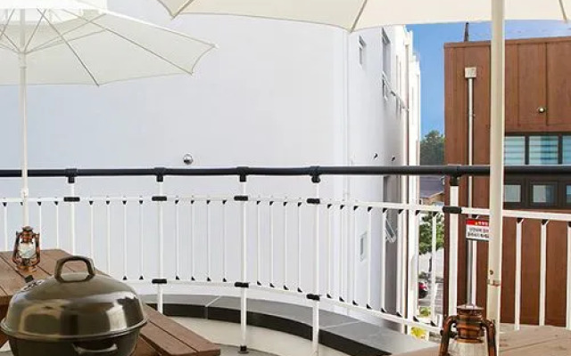 Gangneung Gyeongpodae Villa