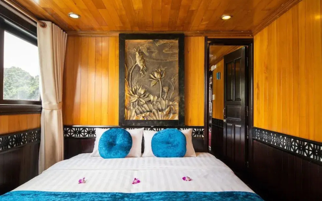 Swan Cruises Halong